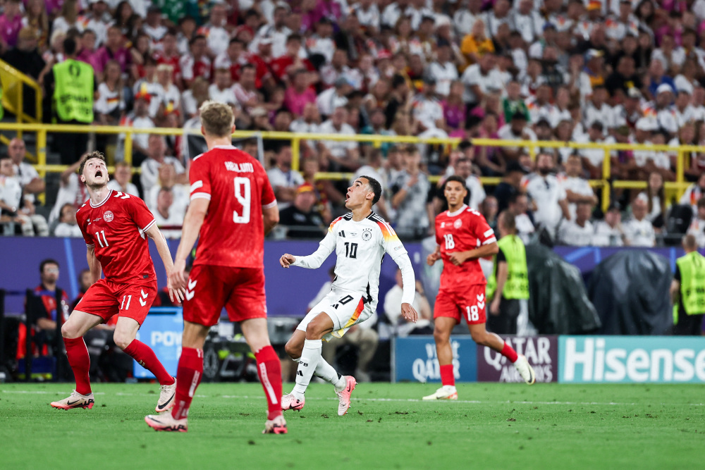 杏彩体育亚洲官网-关于荷兰遗憾败北，卫冕冠军遗憾止步八强的信息