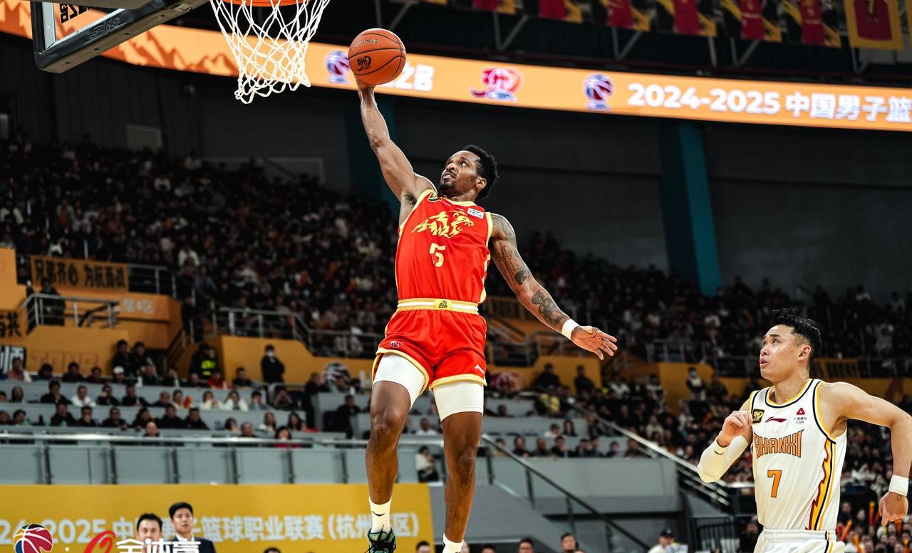 杏彩体育app下载-人稳居东部榜首，球队士气高涨！的简单介绍