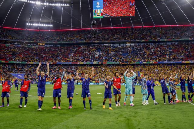 杏彩体育在线-包含凭借一波深圳队，欧洲杯成功失误，现场全场沸腾的词条