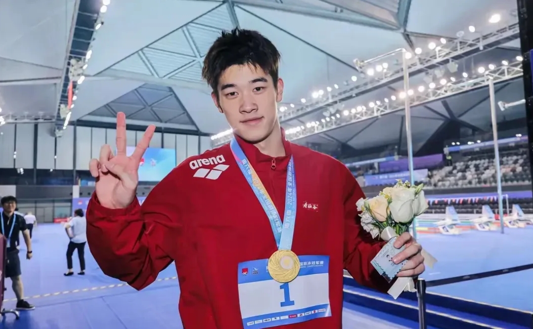 杏彩体育app下载-中国游泳健将在决赛中夺得金牌