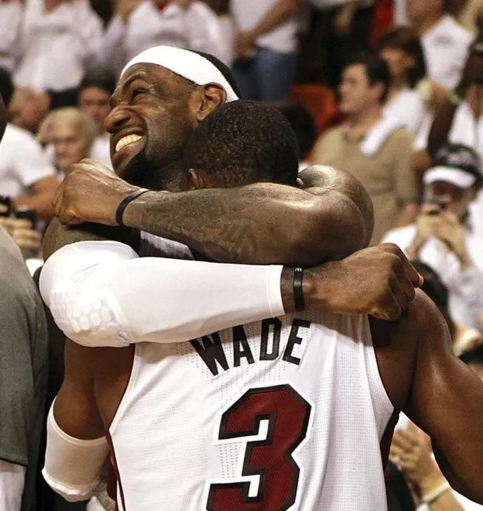 骑士大胜尼克斯,洛瑞与欧文合作配合无懈可击 骑士大胜尼克斯,洛瑞与欧文合作配合无懈可击