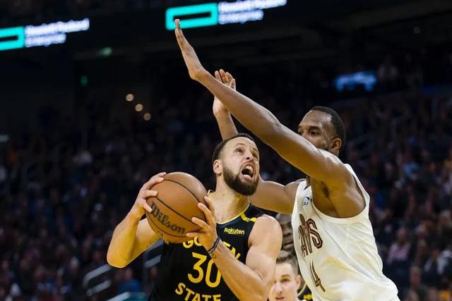 杏彩体育入口-勇士客场力克鹈鹕，继续领跑西部！