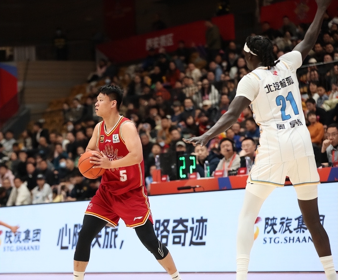 杏彩体育官网入口-包含南昌男篮遭遇失利，面临季后赛选拔压力的词条