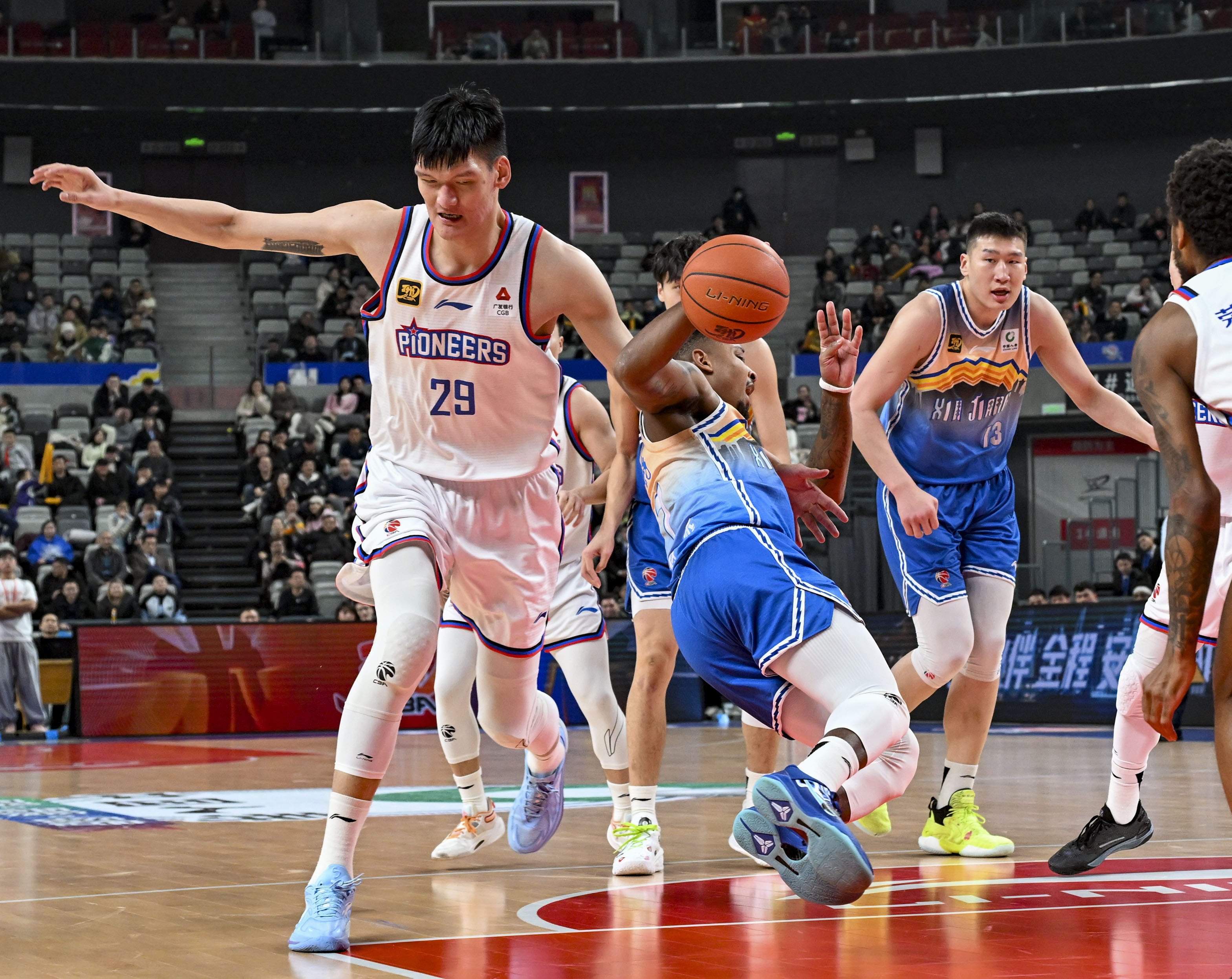 天津男篮在近期比赛中斩获胜利,实力超群 天津男篮在近期比赛中斩获胜利,实力超群