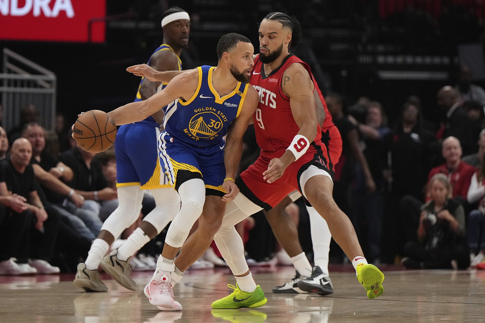 杏彩体育官方登录入口-球员状态神勇，对抗局势紧张刺激