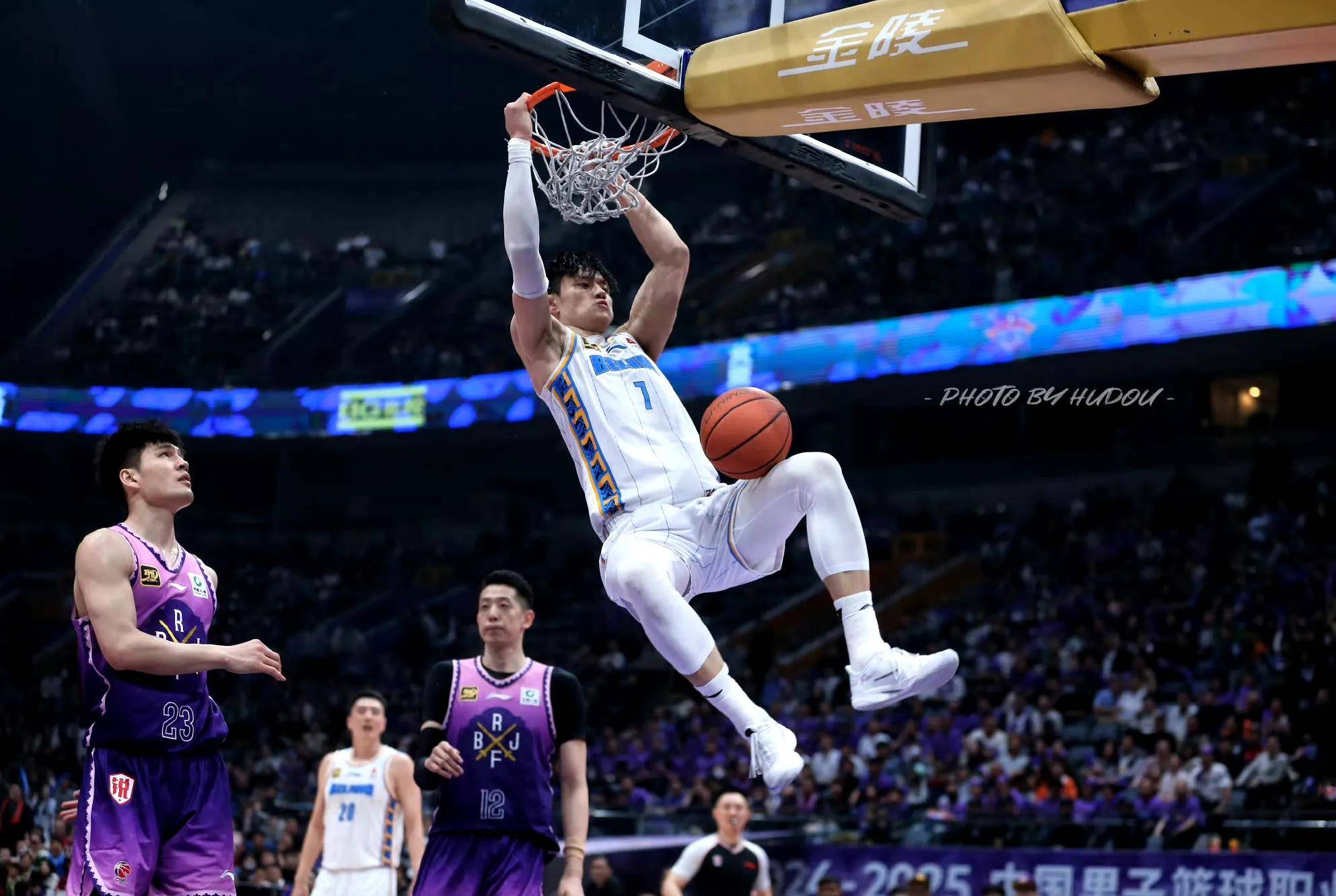 杏彩体育链接-关于鹈鹕惨败篮网，周琦表现奋力不懈的信息