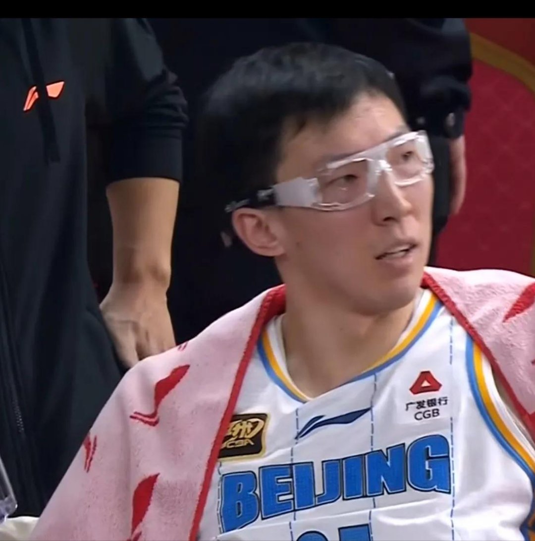 关于鹈鹕惨败篮网，周琦表现奋力不懈的信息