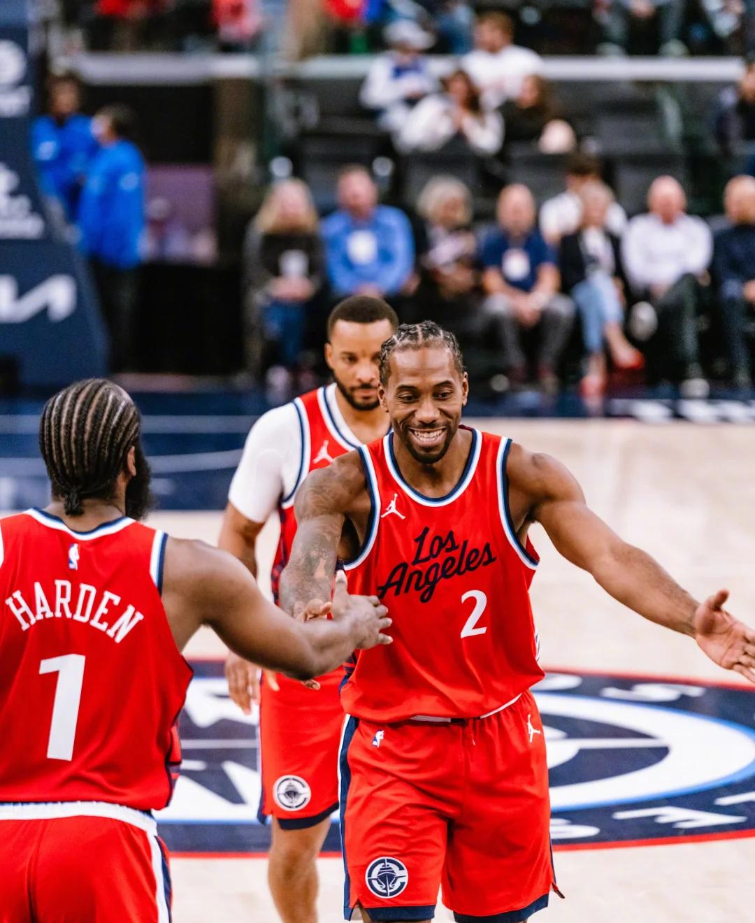 快船客场惨败猛龙，赢得重要一战