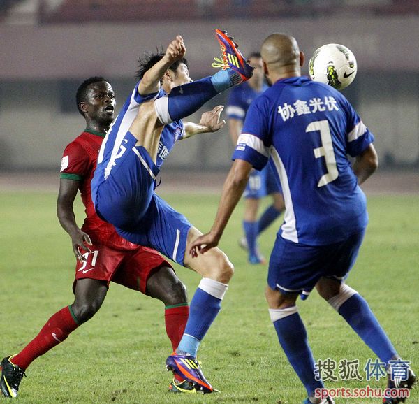 江苏舜天客场取胜，挺身而出