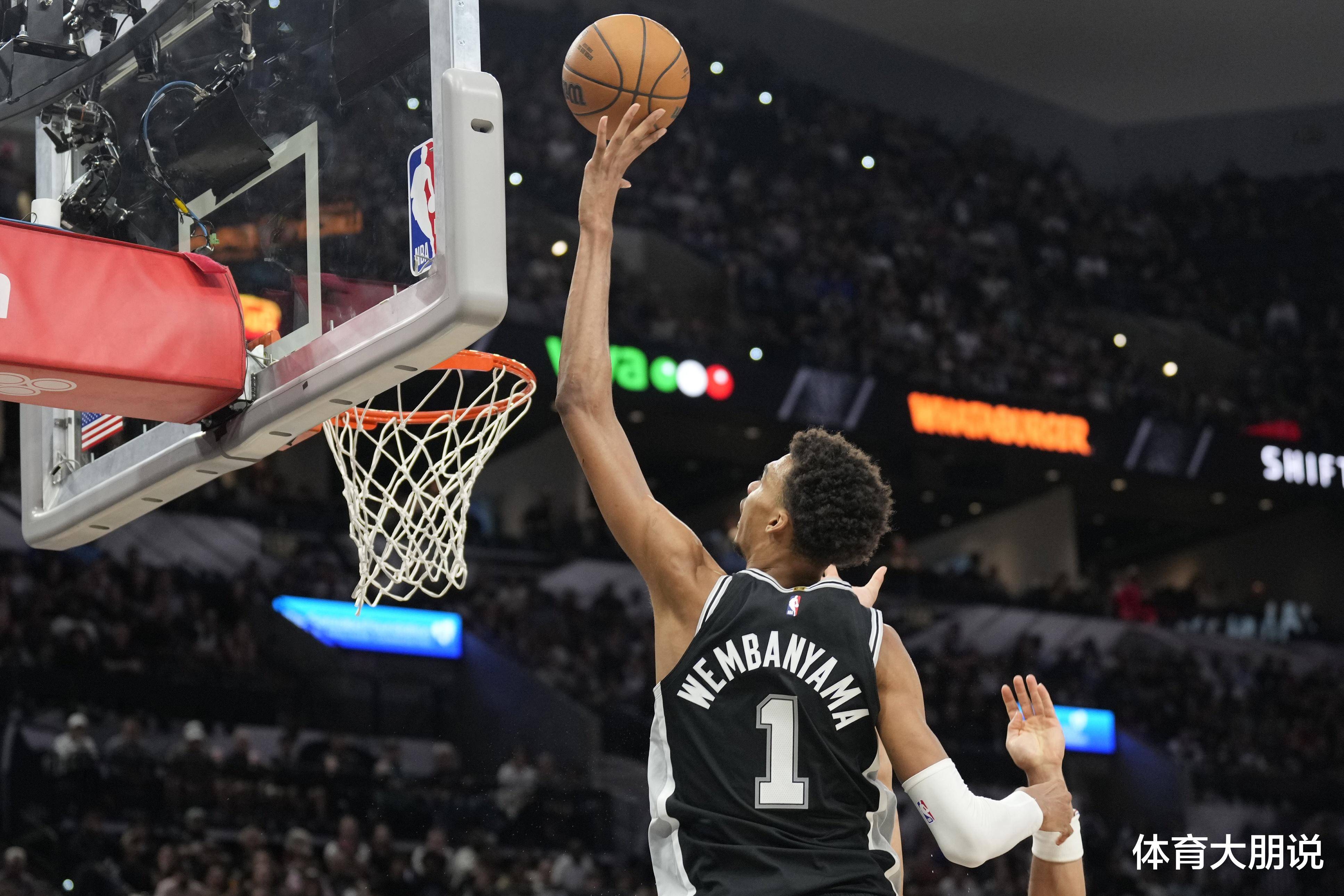 关于马刺惨遭篮网逆转，波波维奇批评球队防守的信息