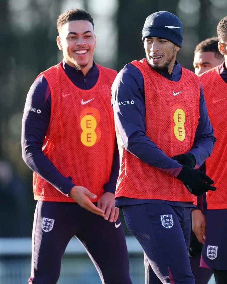 英格兰队战术娴熟，小组晋级颇具信心