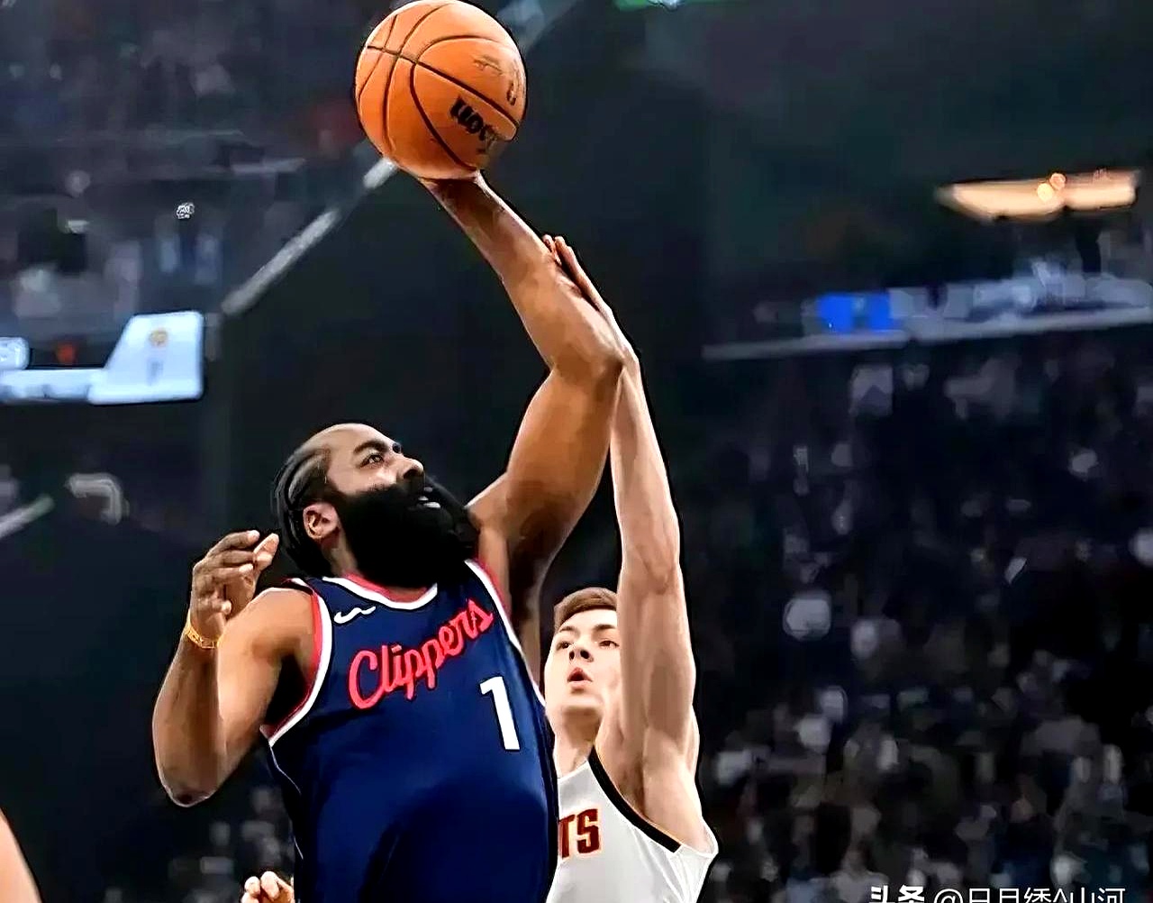 杏彩体育app下载-篮板高手震撼表现，助球队取胜的简单介绍