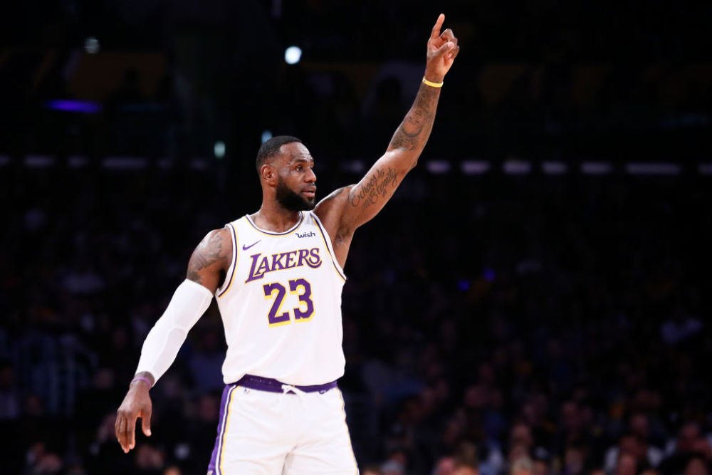 关于鹈鹕大胜骑士，迎来四连胜的信息