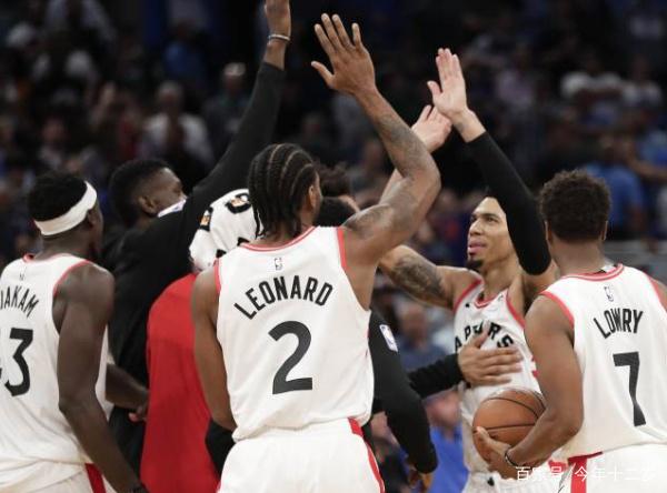 雄鹿再胜猛龙将系列赛扳平