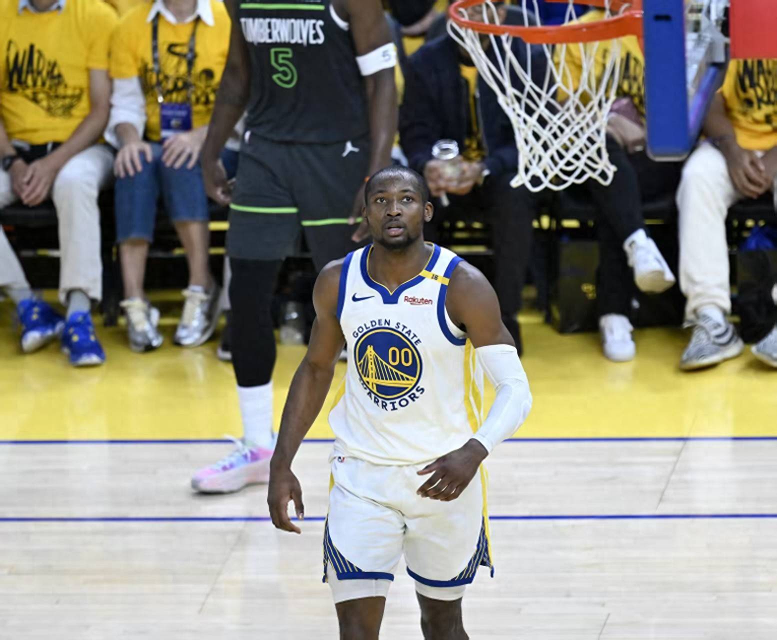 杏彩体育官网入口-包含勇士擒掘金，豪取赛季第十六胜的词条